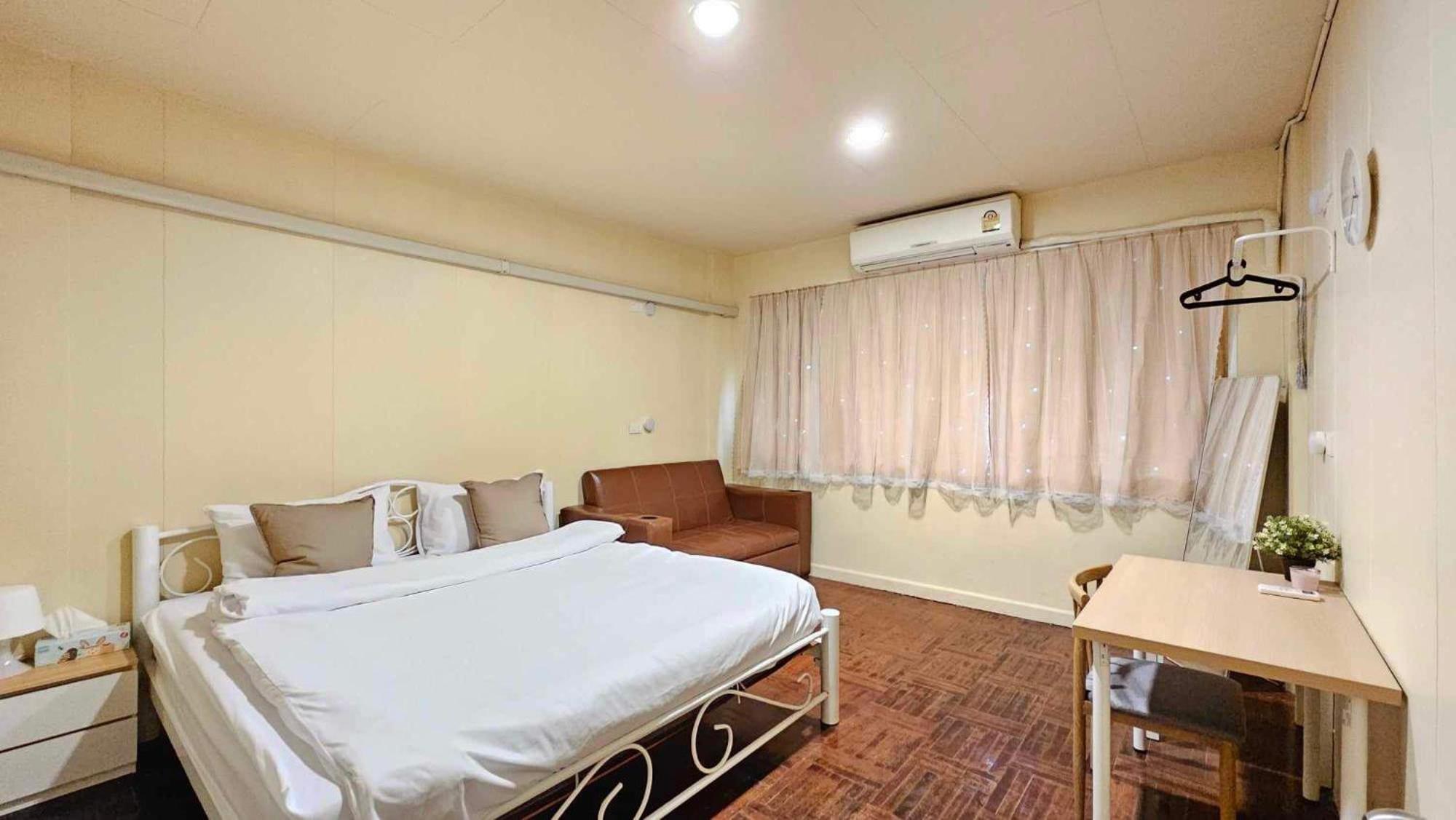 W District Guesthouse Bangkok Esterno foto